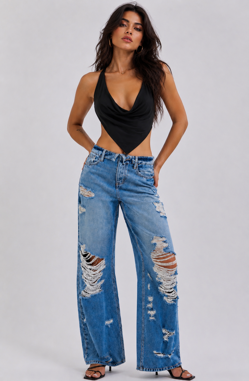 Razor Blue Distressed Jean – Saynt & Syren